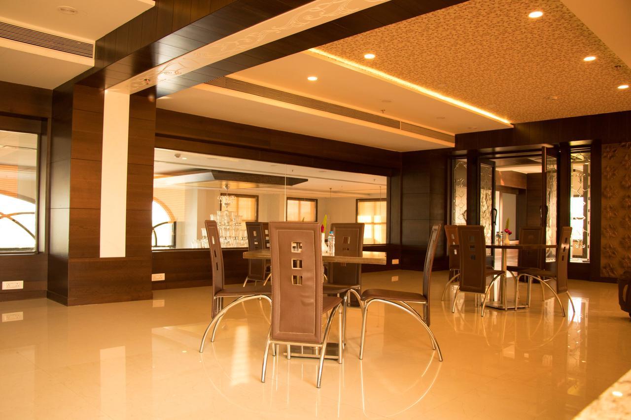 Regenta Central Indore Ngoại thất bức ảnh